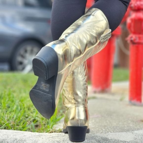 Women's Gold Metallic Western Cowboys Boots - Picture 5 of 7
